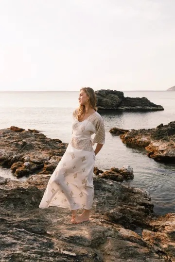 leuko-midi-forema-me-kentima-kai-boho-leptomereies_20(5)-360×540-n